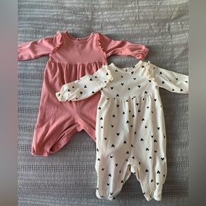 2 pack of long sleeve onesies for baby (3-6 months)